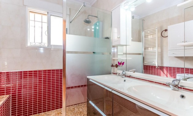 Sale - Villa -
Orihuela Costa - La Florida