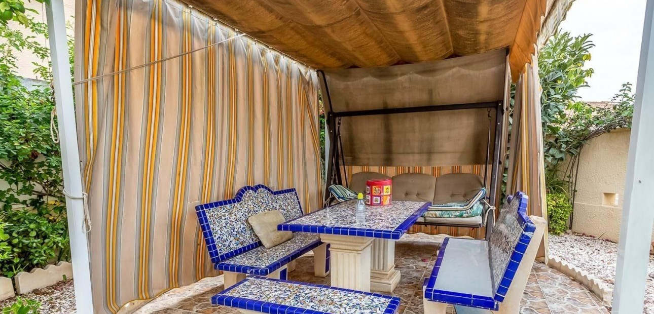 Sale - Villa -
Orihuela Costa - La Florida