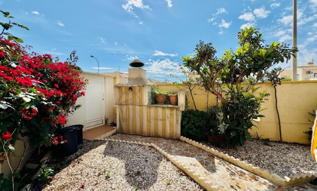Sale - Villa -
Orihuela Costa - La Florida