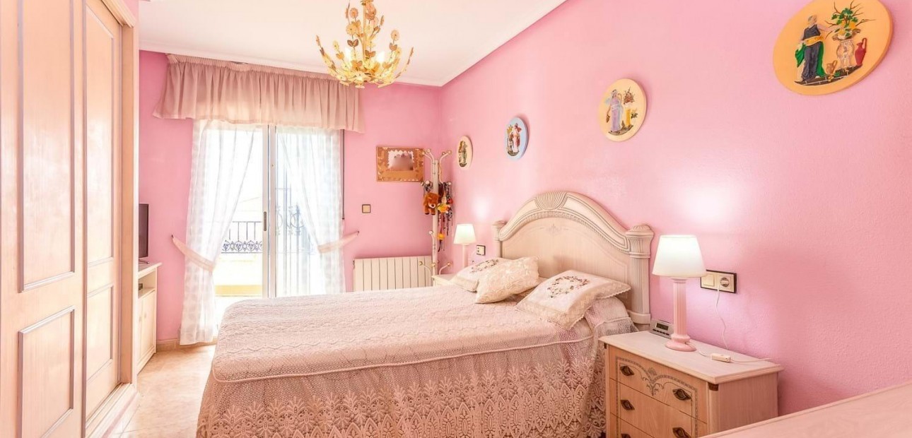Sale - Villa -
Orihuela Costa - La Florida