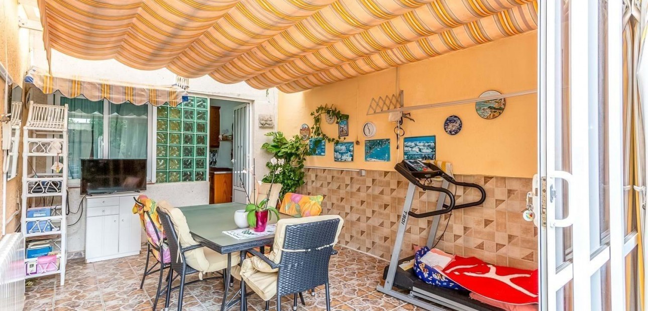 Sale - Villa -
Orihuela Costa - La Florida