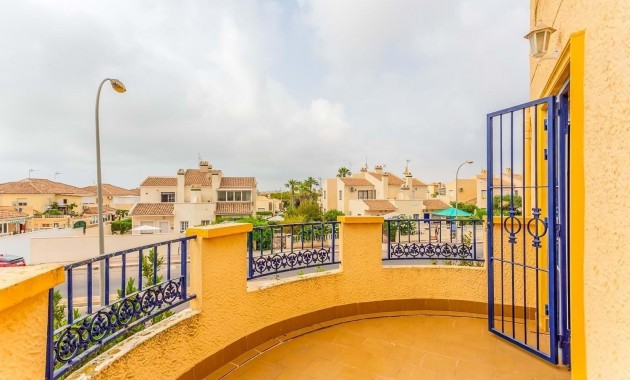 Sale - Villa -
Orihuela Costa - La Florida