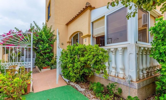 Sale - Villa -
Orihuela Costa - La Florida
