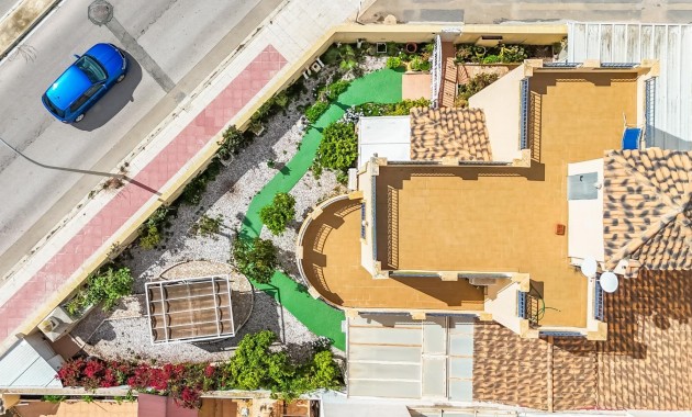 Sale - Villa -
Orihuela Costa - La Florida