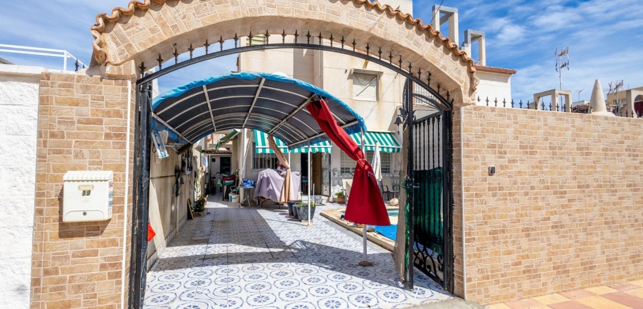 Herverkoop - Villa -
Orihuela - La Aparecida