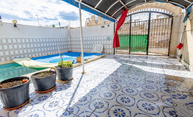 Herverkoop - Villa -
Orihuela - La Aparecida