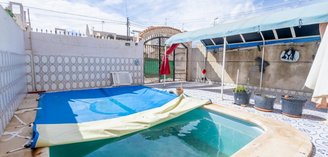Herverkoop - Villa -
Orihuela - La Aparecida