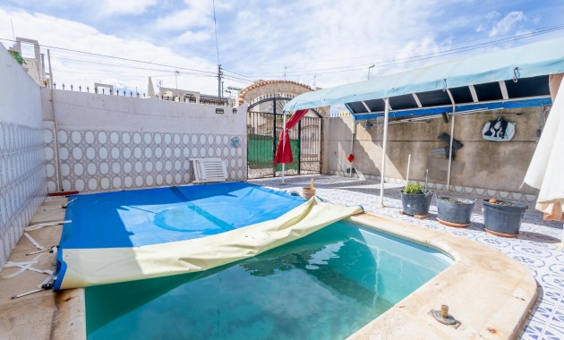 Herverkoop - Villa -
Orihuela - La Aparecida