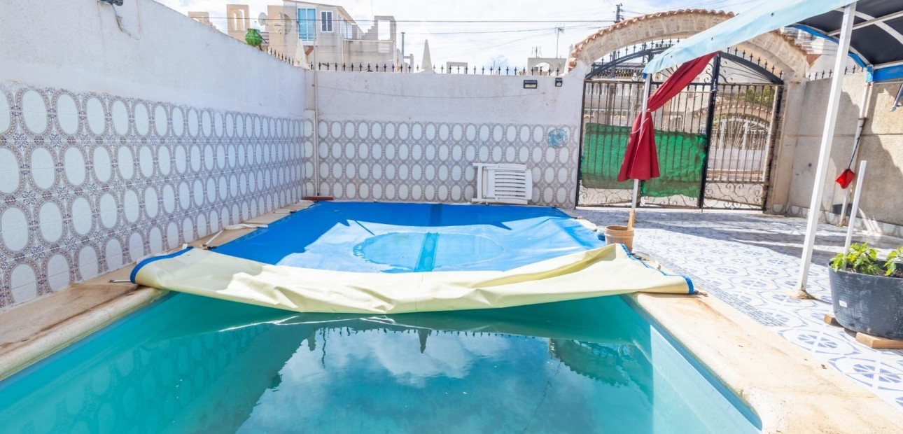Herverkoop - Villa -
Orihuela - La Aparecida