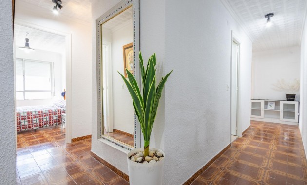 Sale - Apartment / flat -
Torrevieja - torrevieja