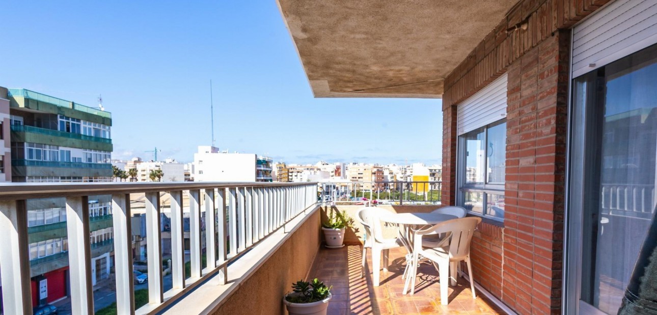 Sale - Apartment / flat -
Torrevieja - torrevieja