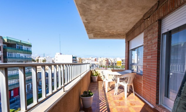 Sale - Apartment / flat -
Torrevieja - torrevieja
