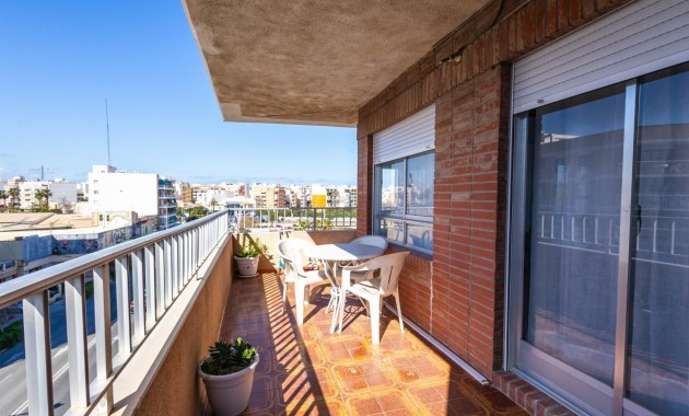 Sale - Apartment / flat -
Torrevieja - torrevieja
