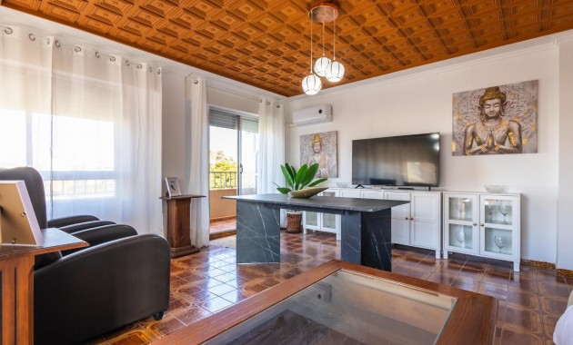 Sale - Apartment / flat -
Torrevieja - torrevieja