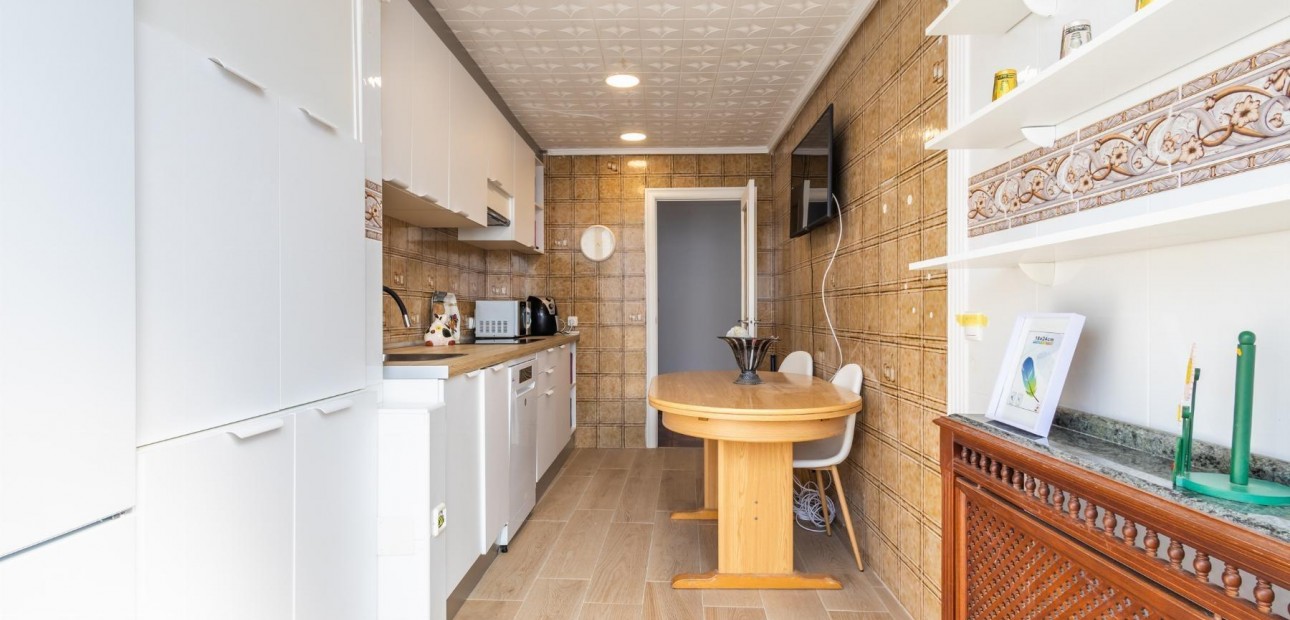 Sale - Apartment / flat -
Torrevieja - torrevieja