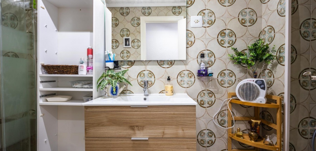 Sale - Apartment / flat -
Torrevieja - torrevieja