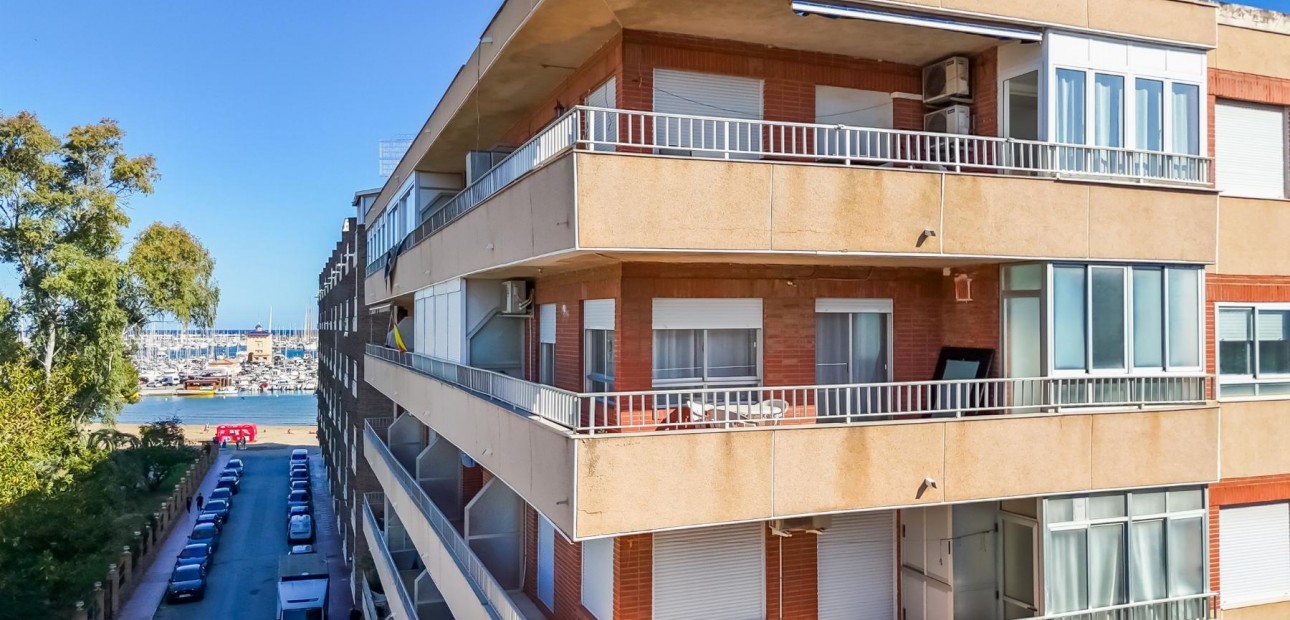 Sale - Apartment / flat -
Torrevieja - torrevieja