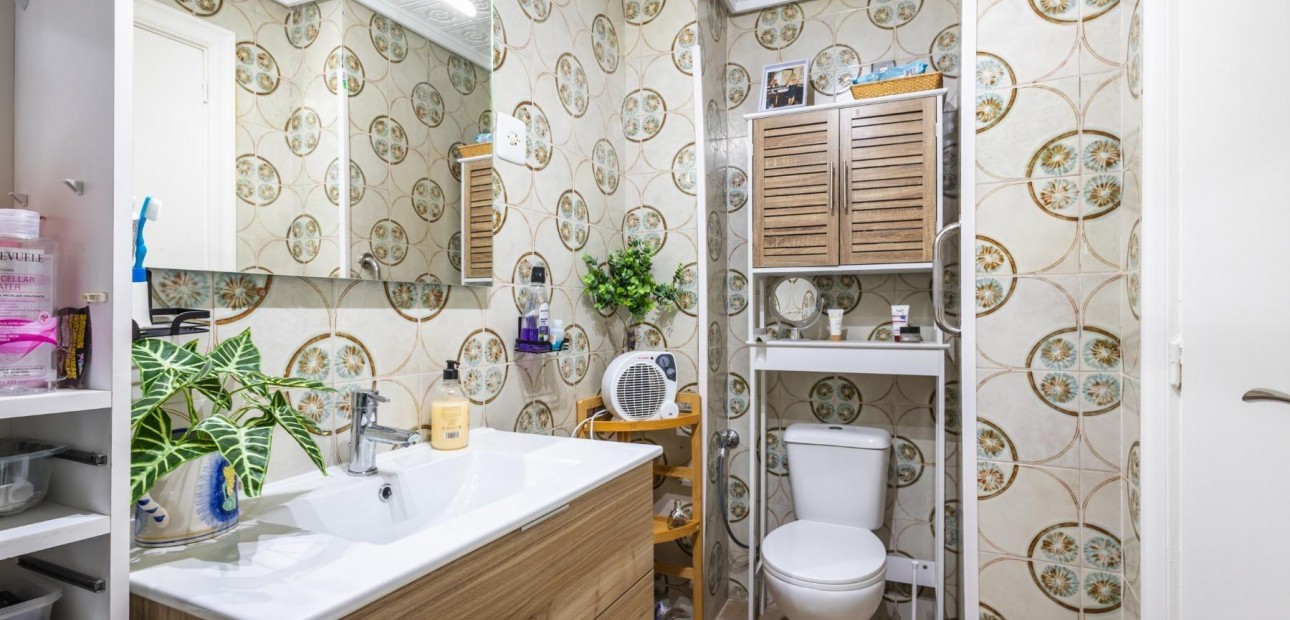 Sale - Apartment / flat -
Torrevieja - torrevieja