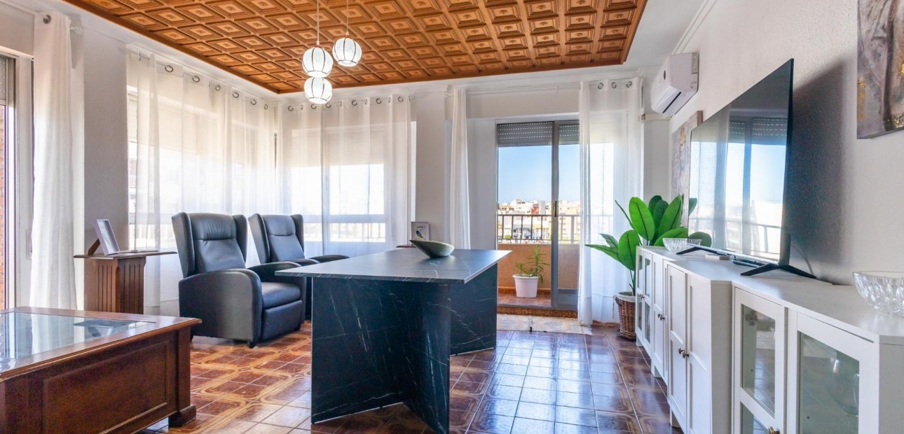 Sale - Apartment / flat -
Torrevieja - torrevieja