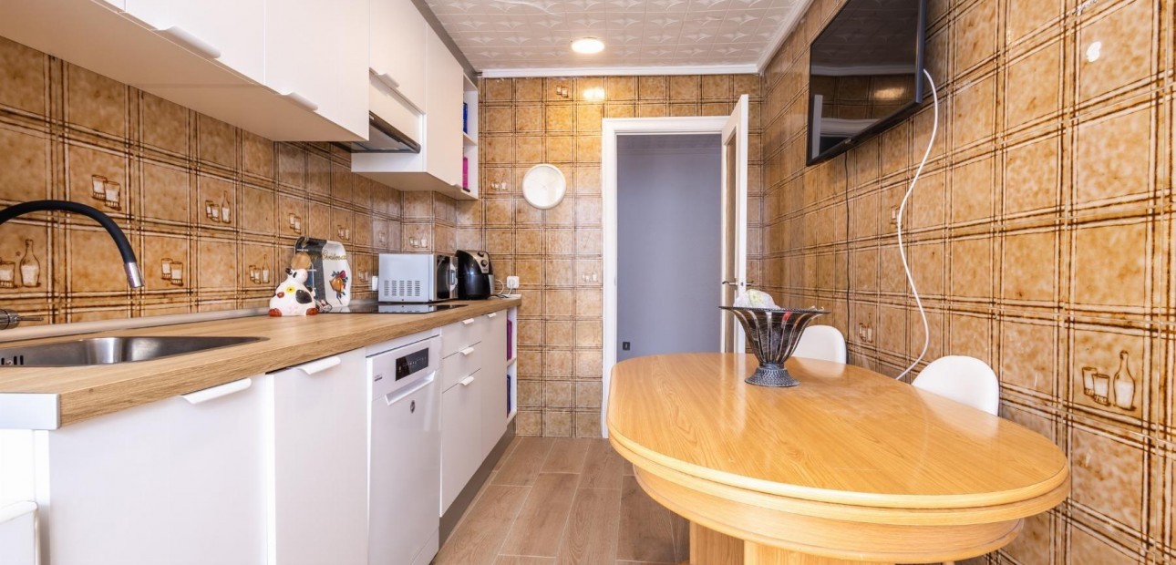 Sale - Apartment / flat -
Torrevieja - torrevieja