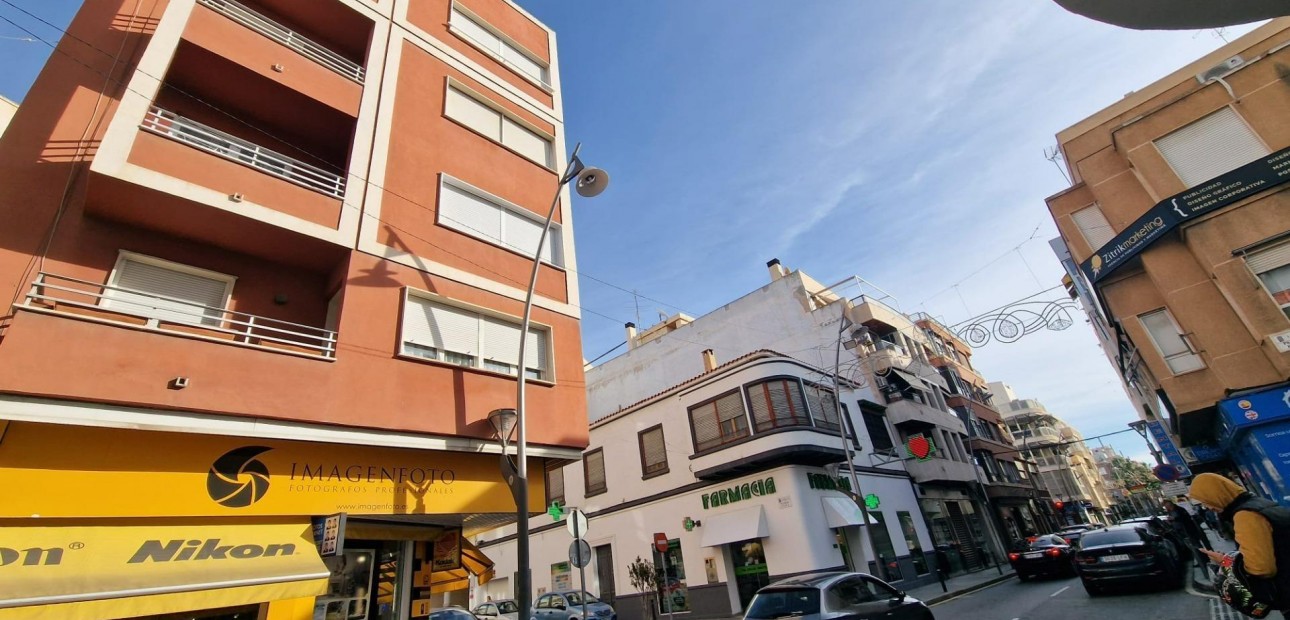 Sale - Apartment / flat -
Torrevieja - torrevieja