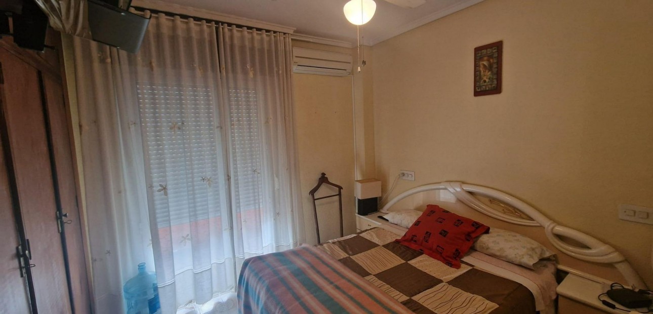Sale - Apartment / flat -
Torrevieja - torrevieja