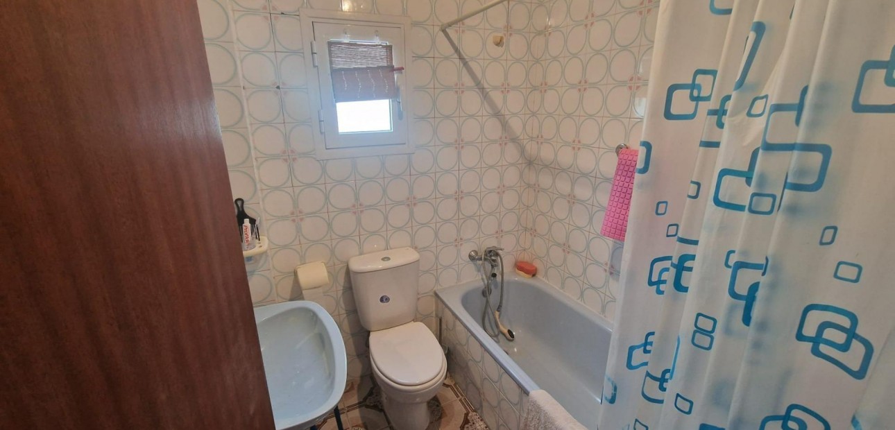 Sale - Apartment / flat -
Torrevieja - torrevieja