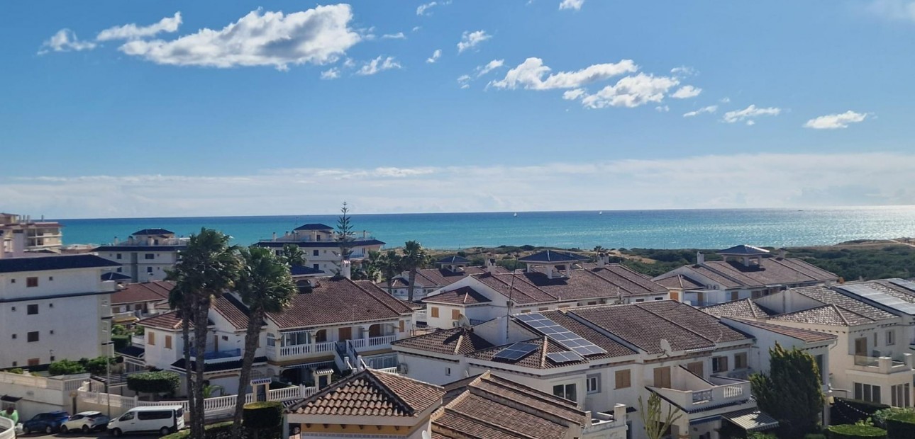Sale - Apartment / flat -
Torrevieja - La Mata