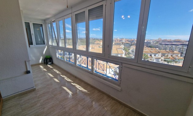 Sale - Apartment / flat -
Torrevieja - La Mata