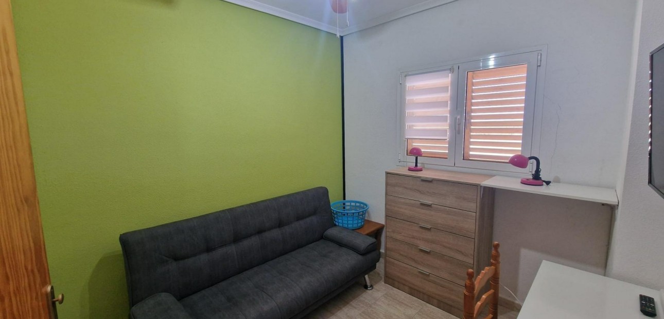 Sale - Apartment / flat -
Torrevieja - La Mata