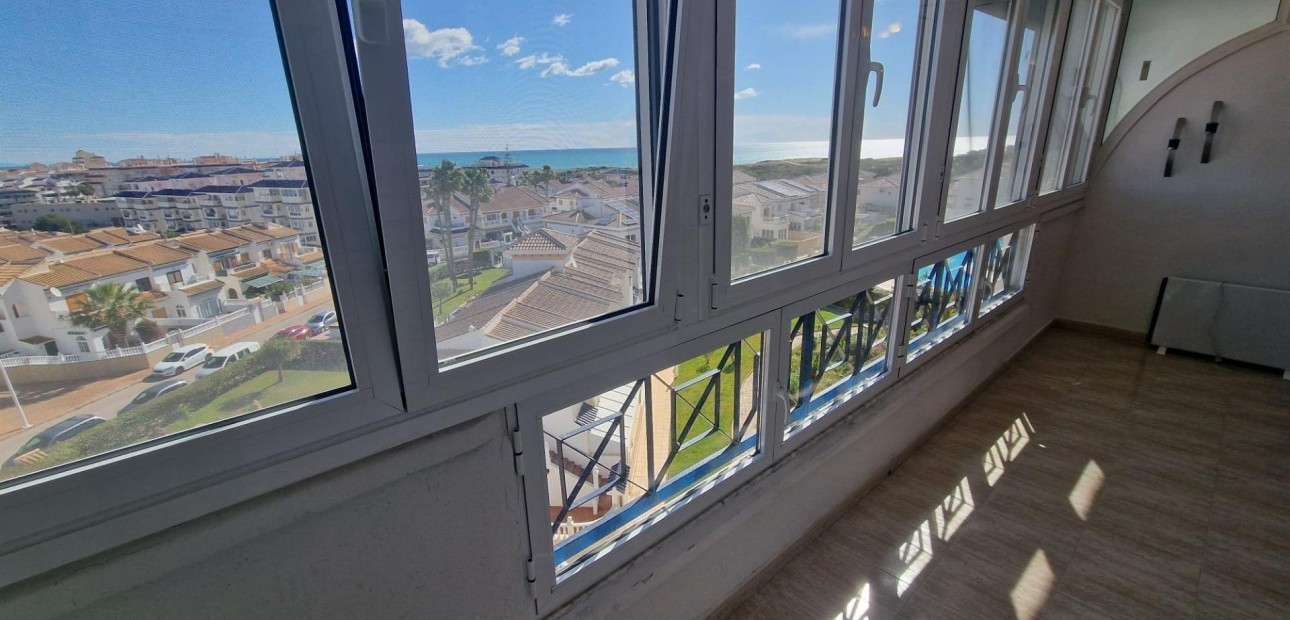 Sale - Apartment / flat -
Torrevieja - La Mata