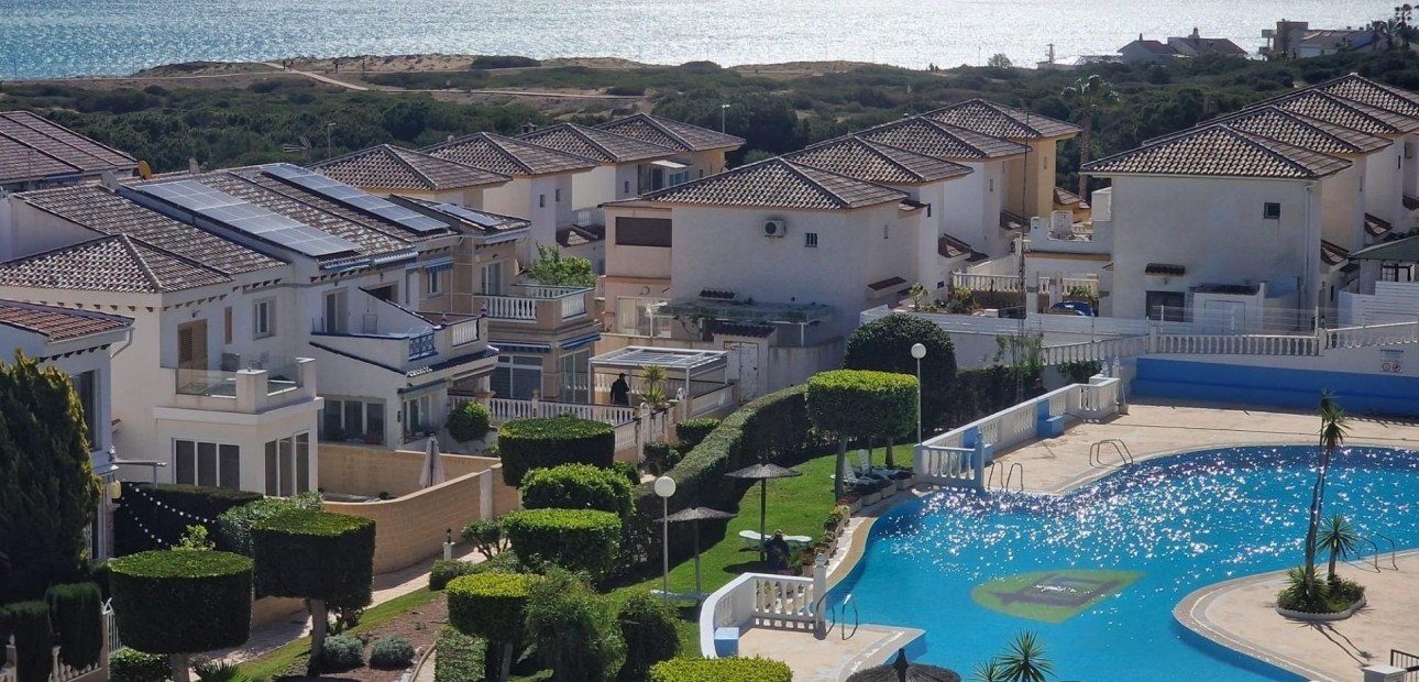 Sale - Apartment / flat -
Torrevieja - La Mata