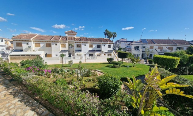 Sale - Apartment / flat -
Torrevieja - La Mata