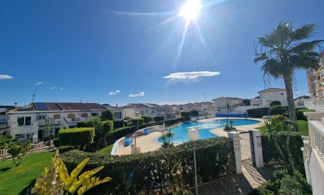 Sale - Apartment / flat -
Torrevieja - La Mata