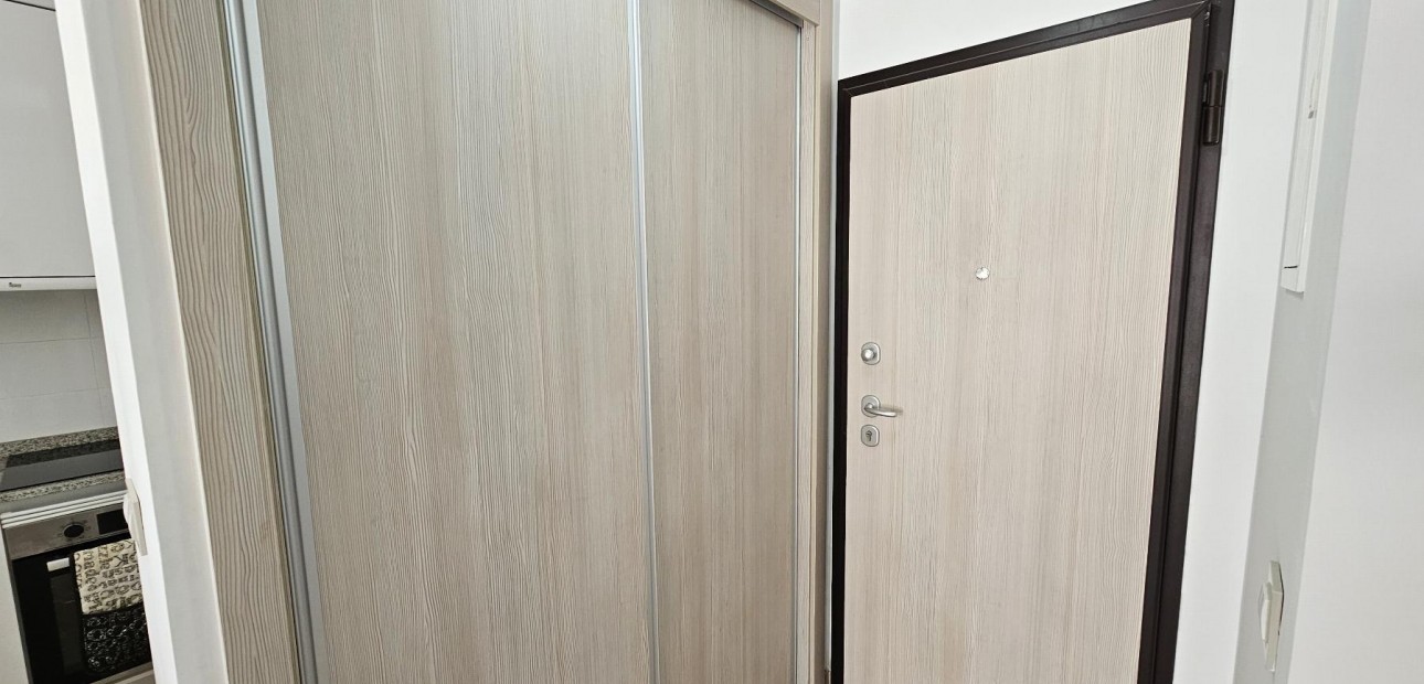 Venta - Apartamento / piso -
Torrevieja - La veleta