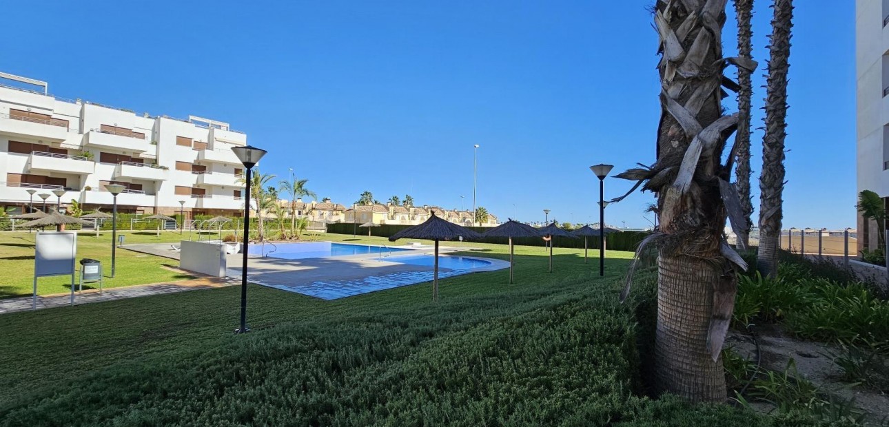 Venta - Apartamento / piso -
Torrevieja - La veleta