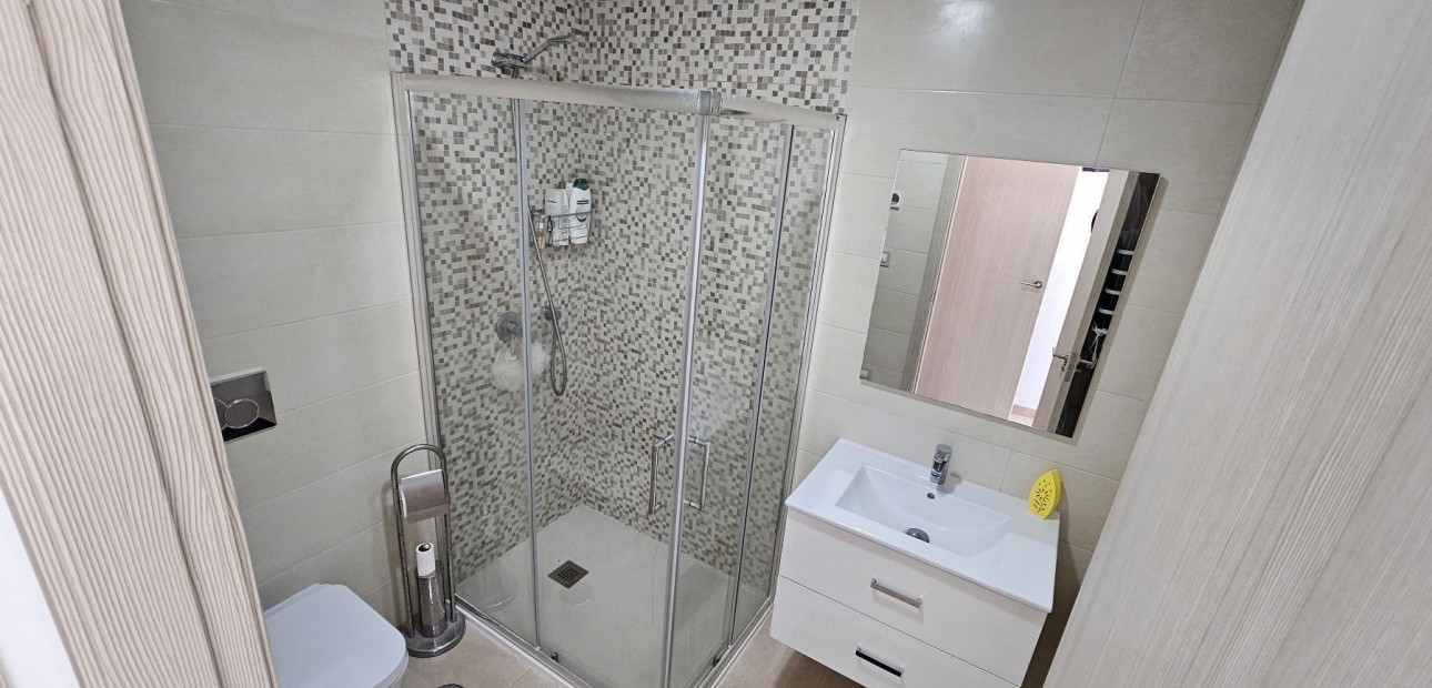 Venta - Apartamento / piso -
Torrevieja - La veleta