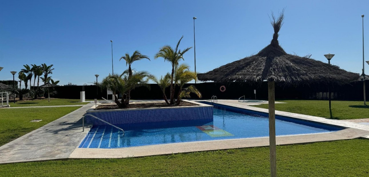 Venta - Apartamento / piso -
Torrevieja - La veleta