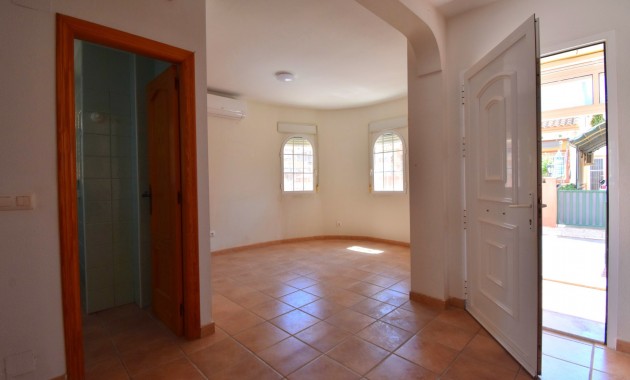 Herverkoop - Detached Villa -
Orihuela Costa - Playa Flamenca