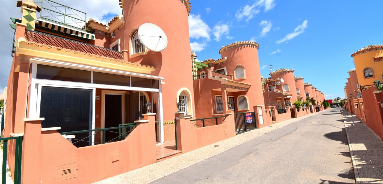 Herverkoop - Detached Villa -
Orihuela Costa - Playa Flamenca