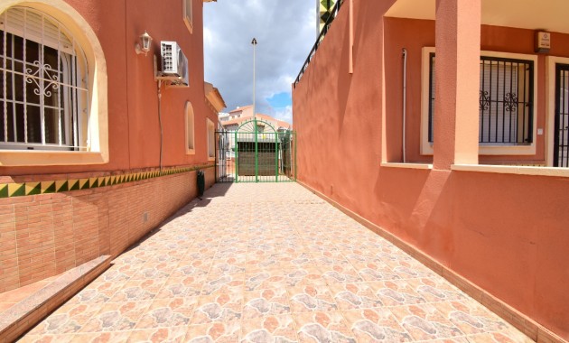 Herverkoop - Detached Villa -
Orihuela Costa - Playa Flamenca