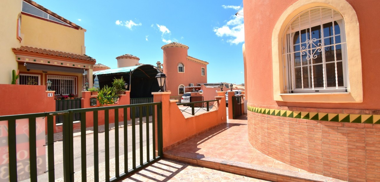 Herverkoop - Detached Villa -
Orihuela Costa - Playa Flamenca