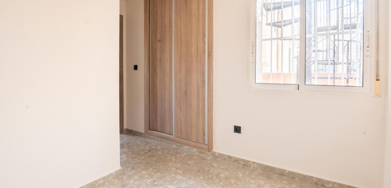 Herverkoop - Appartement / flat -
Orihuela Costa - Los Almendros-La Florida