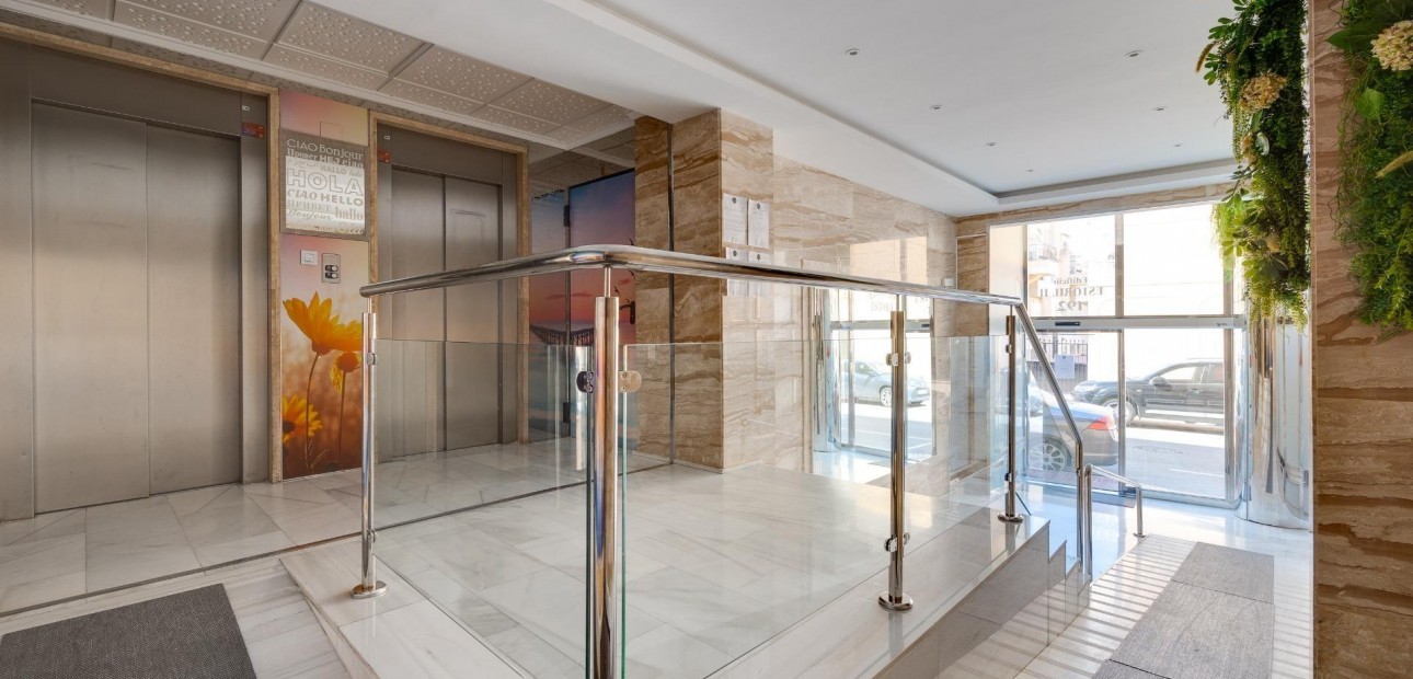 Herverkoop - Appartement / flat -
Torrevieja - torrevieja