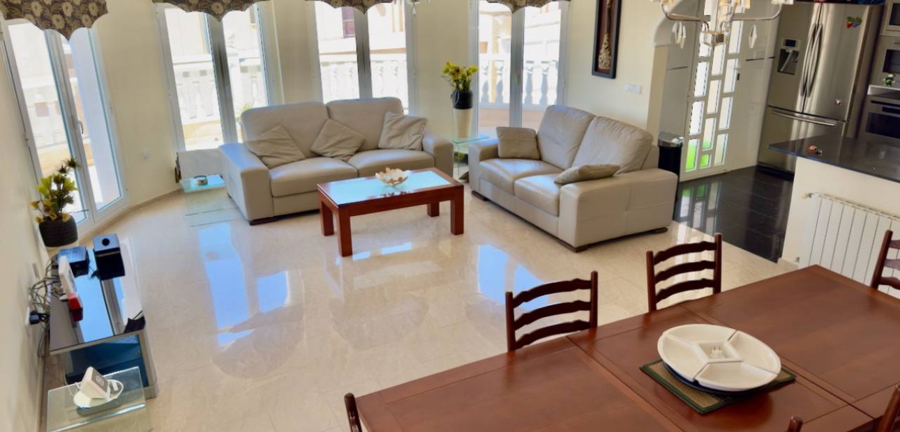 Herverkoop - Villa -
Ciudad Quesada