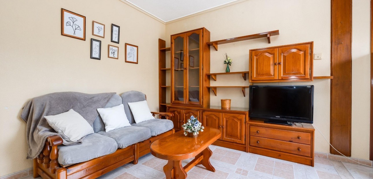 Herverkoop - Appartement / flat -
Torrevieja - Estacion de autobuses