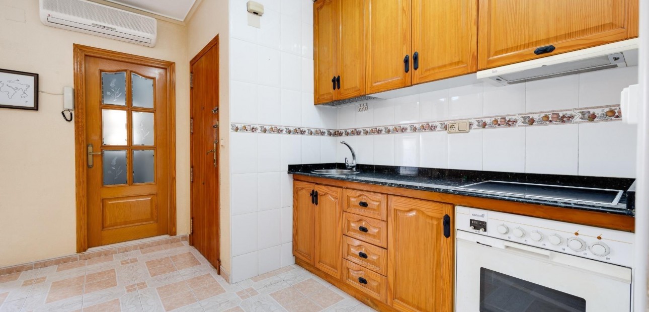 Herverkoop - Appartement / flat -
Torrevieja - Estacion de autobuses