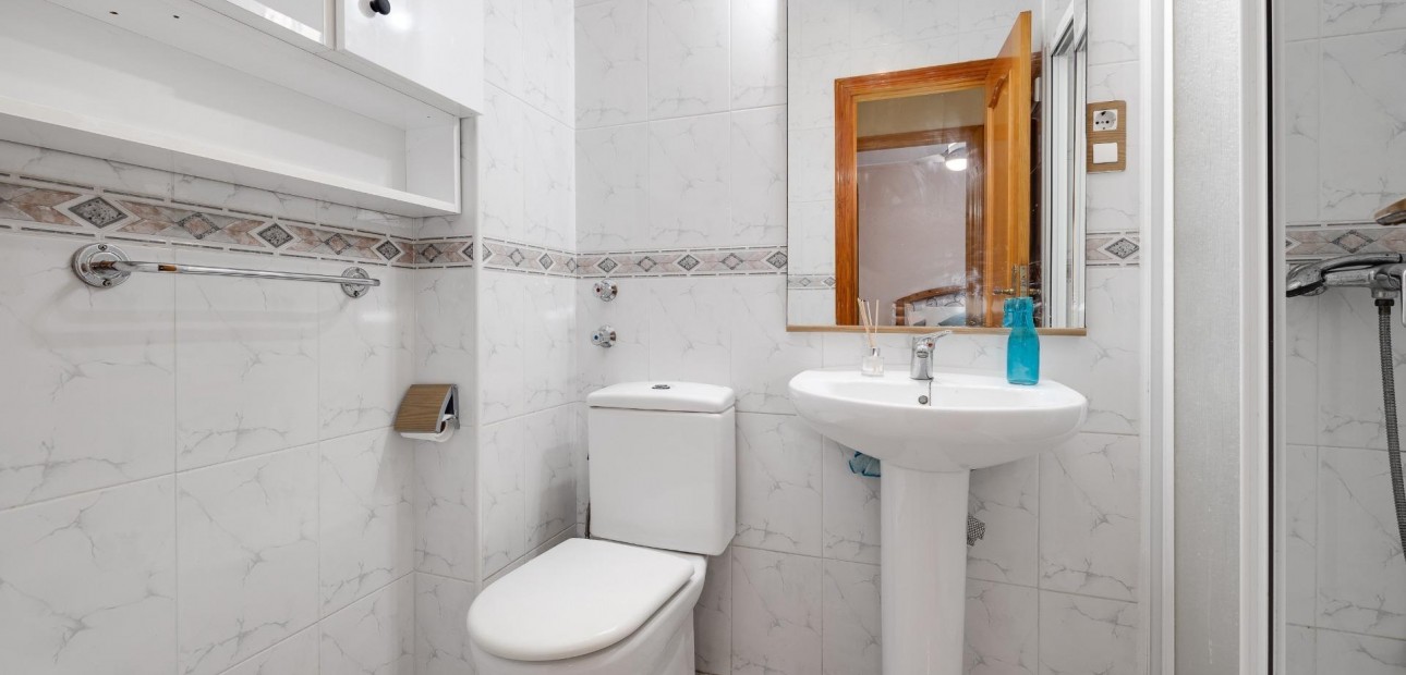 Herverkoop - Appartement / flat -
Torrevieja - Estacion de autobuses