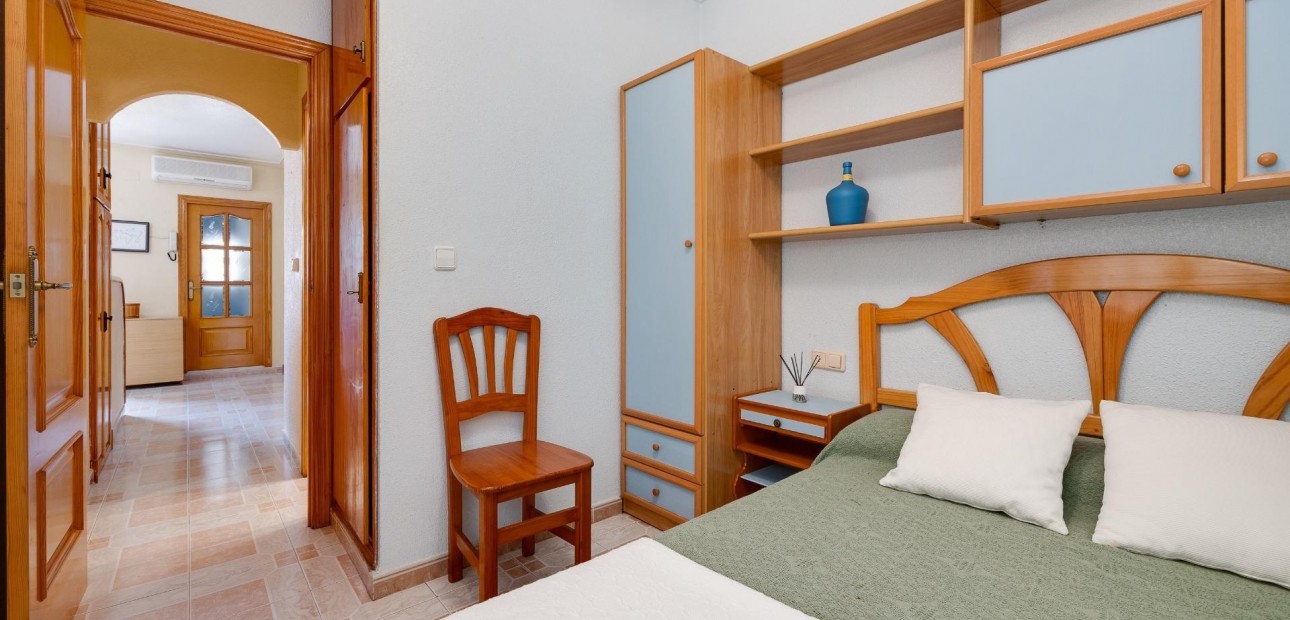 Herverkoop - Appartement / flat -
Torrevieja - Estacion de autobuses