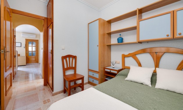 Herverkoop - Appartement / flat -
Torrevieja - Estacion de autobuses